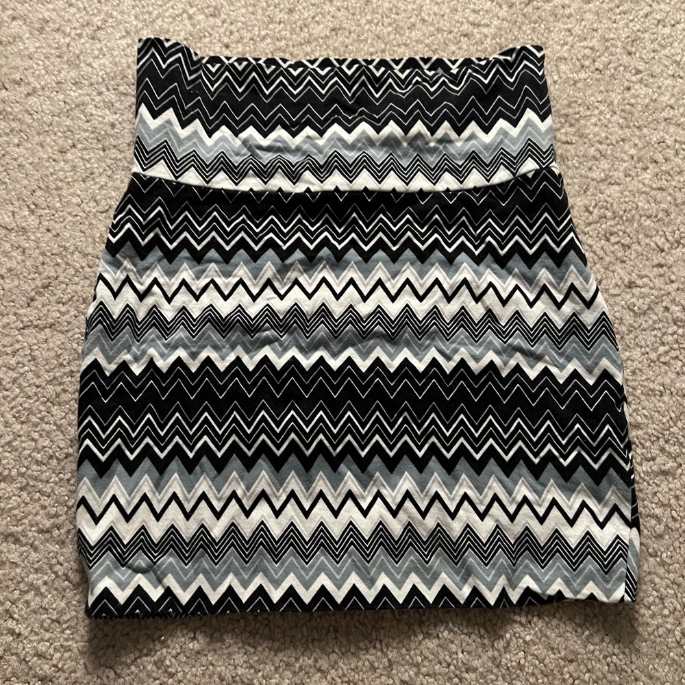 Chevron Print Fitted Mini Skirt